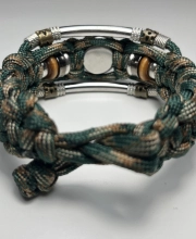 Ink2be Prémium Kézműves Paracord Karkötő – Terepzöld Kamo, Vegvísir Viking Iránytűvel & Fémelemekkel