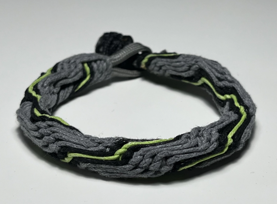 Andrew Stealth Lime – Szürke Szőtt Férfi Karkötő Neonzöld Kontrasztszállal