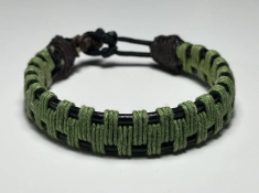 Andrew Tactical Gear – Olivazöld-Fekete Bordázott Férfi Karkötő Textil Kapoccsal
